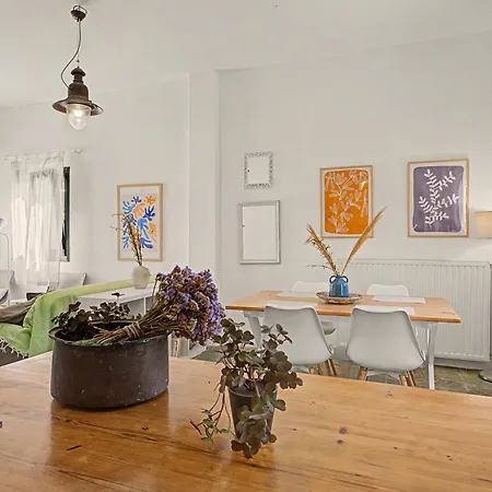 The House By The Sea Otzias